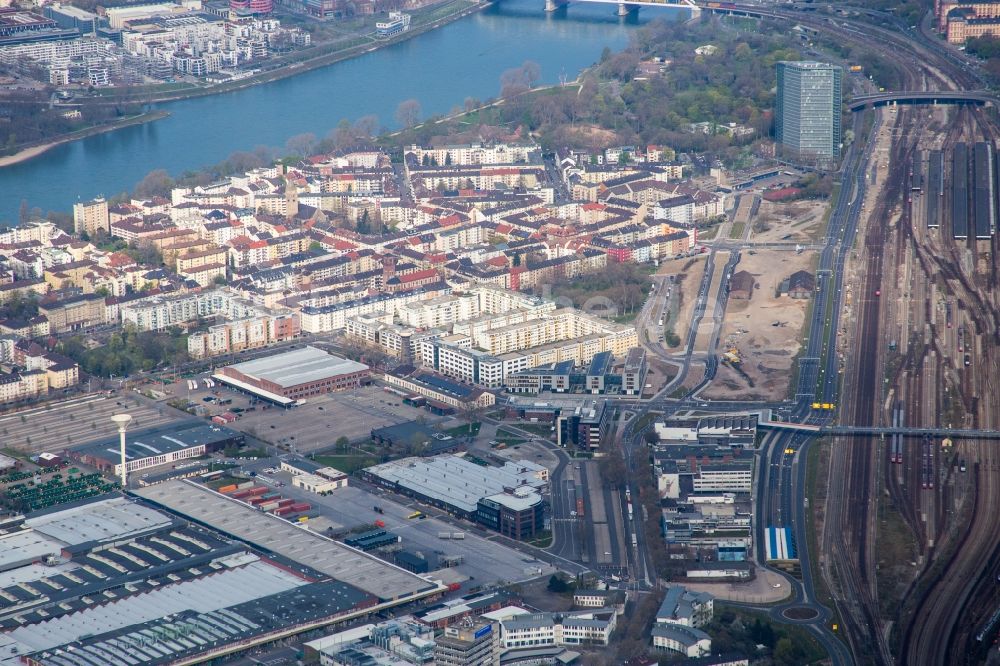 Mannheim aus der Vogelperspektive: Werksgelände der ehemaligen Traktorenfabrik Lanz (John Deere) im Ortsteil Lindenhof in Mannheim im Bundesland Baden-Württemberg, Deutschland