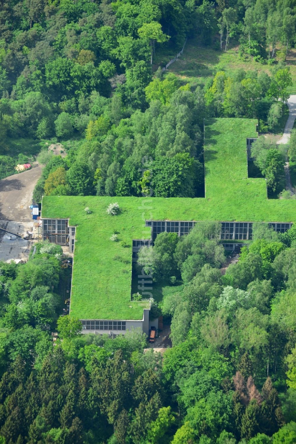 Lübeck von oben - Werksgelände der Erasmi & Carstens GmbH & Co. KG in Lübeck im Bundesland Schleswig-Holstein