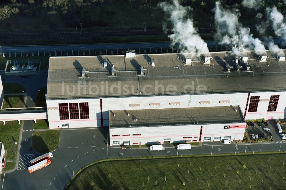 Luftaufnahme Eisenhüttenstadt - Werksgelände der Fabrik für Wellpappenrohpapier Propapier GmbH Werk PM2 in Eisenhüttenstadt im Bundesland Brandenburg