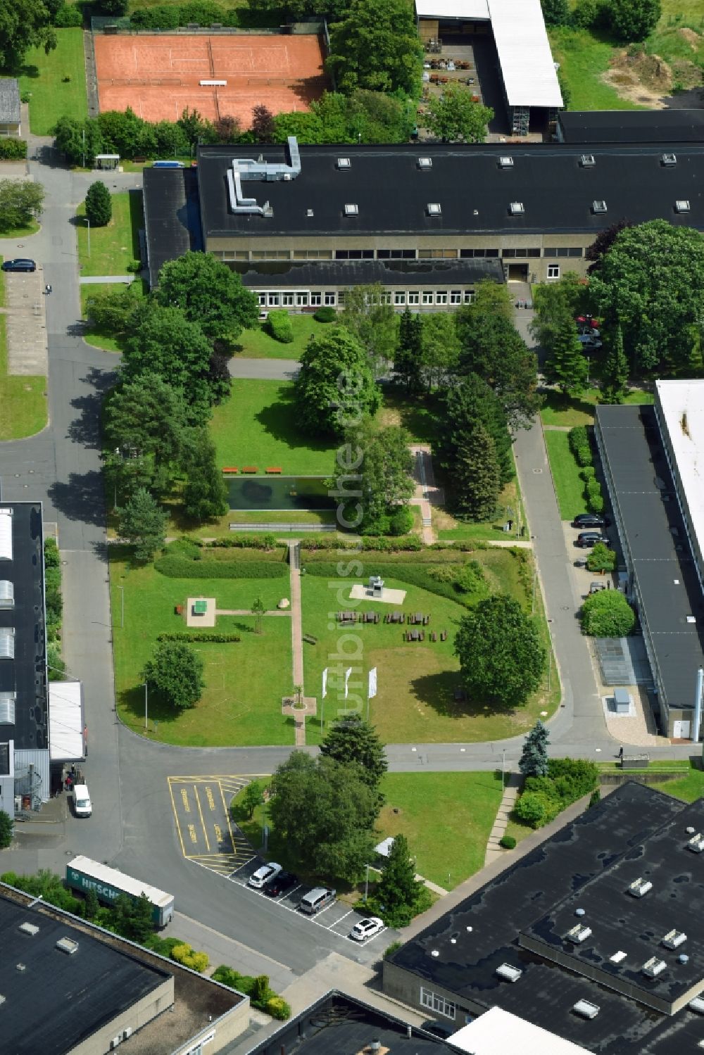 Luftbild Schwarzenbek - Werksgelände der Fette Compacting GmbH entlang der Grabauer Strasse in Schwarzenbeck im Bundesland Schleswig-Holstein, Deutschland