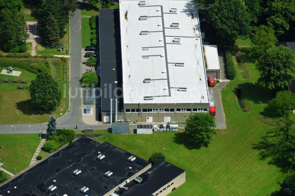 Luftaufnahme Schwarzenbek - Werksgelände der Fette Compacting GmbH entlang der Grabauer Strasse in Schwarzenbeck im Bundesland Schleswig-Holstein, Deutschland