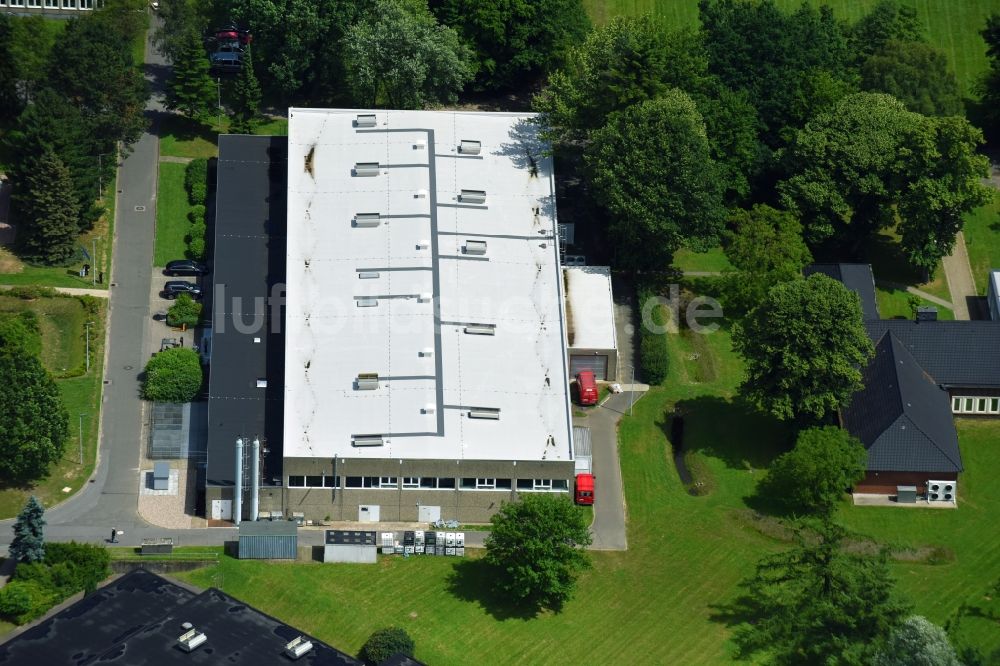 Schwarzenbek von oben - Werksgelände der Fette Compacting GmbH entlang der Grabauer Strasse in Schwarzenbeck im Bundesland Schleswig-Holstein, Deutschland