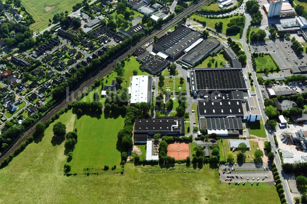 Luftbild Schwarzenbek - Werksgelände der Fette Compacting GmbH entlang der Grabauer Strasse in Schwarzenbeck im Bundesland Schleswig-Holstein, Deutschland