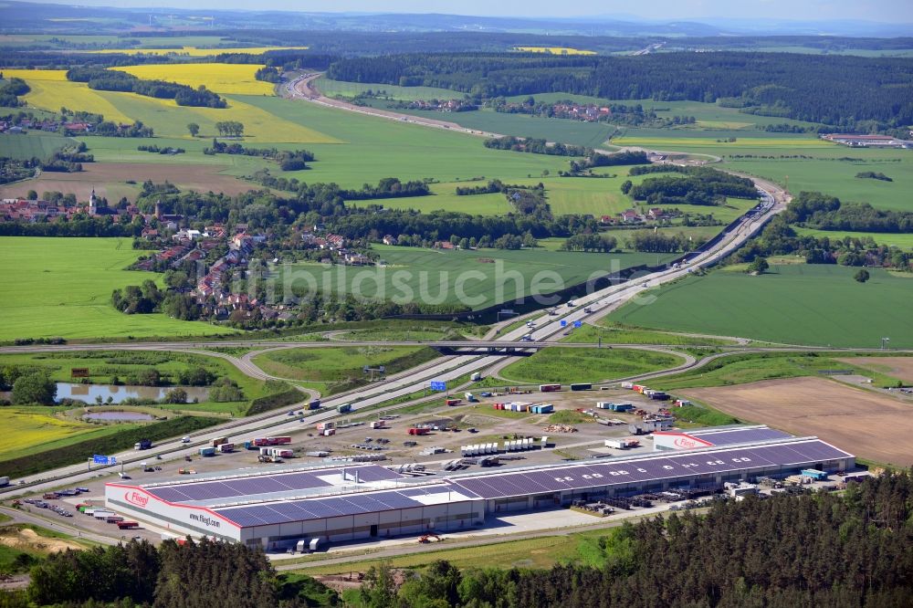 Triptis aus der Vogelperspektive: Werksgelände der Firma Fliegl Fahrzeugbau in Triptis im Bundesland Thüringen