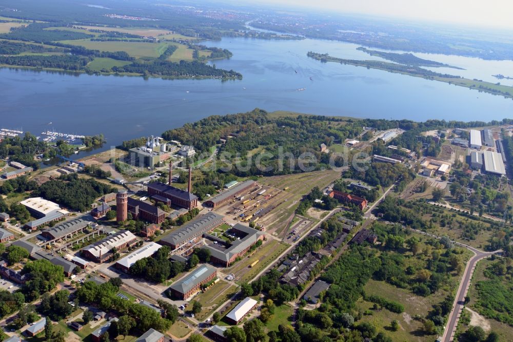 Luftaufnahme Brandenburg Havel - Werksgelände der Firma Gleisbaumechanik Brandenburg/H. GmbH in Brandenburg an der Havel im Bundesland Brandenburg