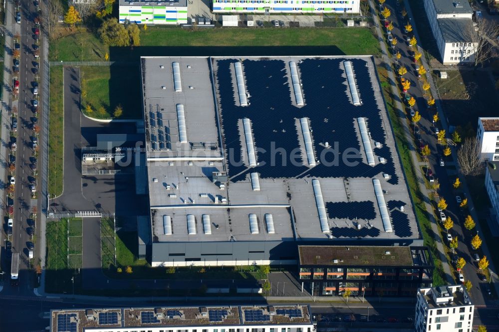 Luftbild Berlin - Werksgelände der Freudenberg Dichtungs- und Schwingungstechnik GmbH am Groß-Berliner Damm im Ortsteil Adlershof in Berlin, Deutschland