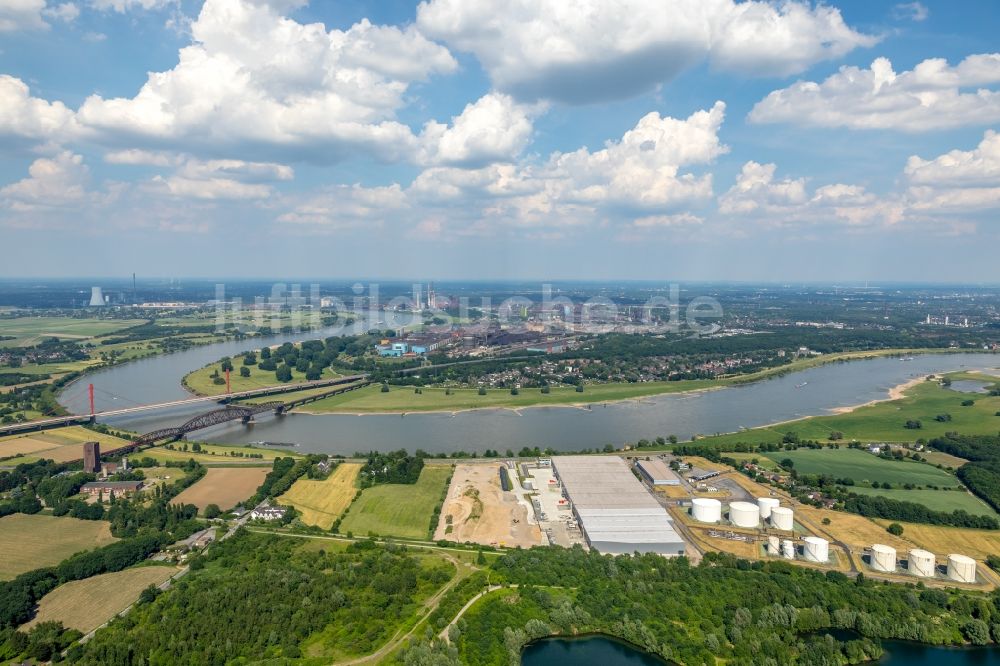 Luftaufnahme Duisburg - Werksgelände der Gallhöfer roof GmbH in Duisburg im Bundesland Nordrhein-Westfalen, Deutschland