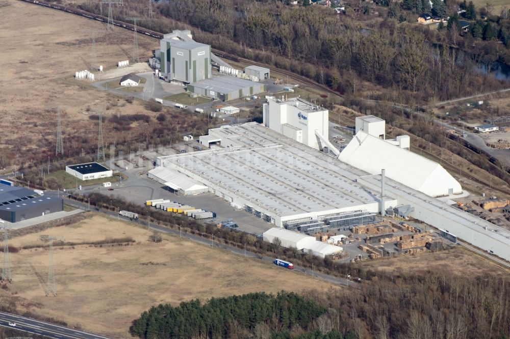 Brieselang von oben - Werksgelände der St. Gobain Rigips-Werke im Ortsteil Bredow in Brieselang im Bundesland Brandenburg