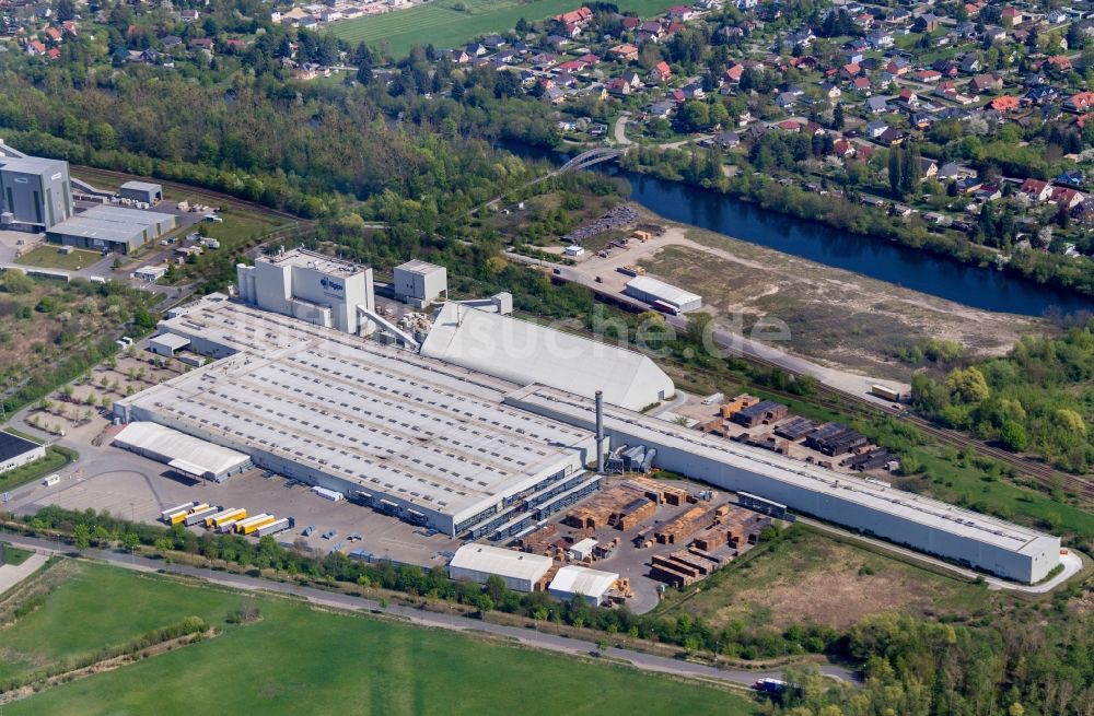 Brieselang aus der Vogelperspektive: Werksgelände der St. Gobain Rigips-Werke im Ortsteil Bredow in Brieselang im Bundesland Brandenburg