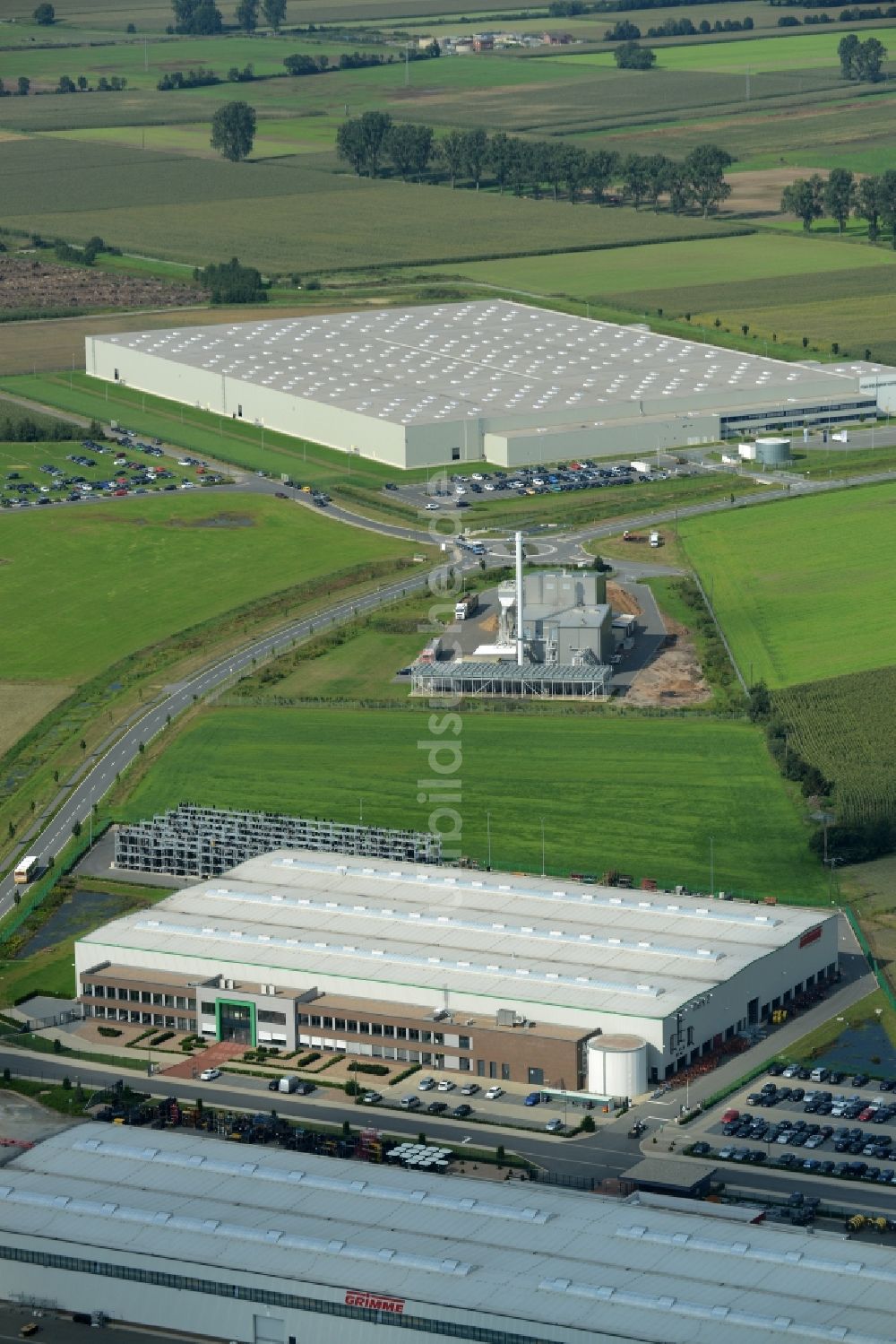 Rieste von oben - Werksgelände der Grimme Landmaschinen GmbH & Co. KG im Gewerbegebiet Niedersachsenpark in Rieste im Bundesland Niedersachsen