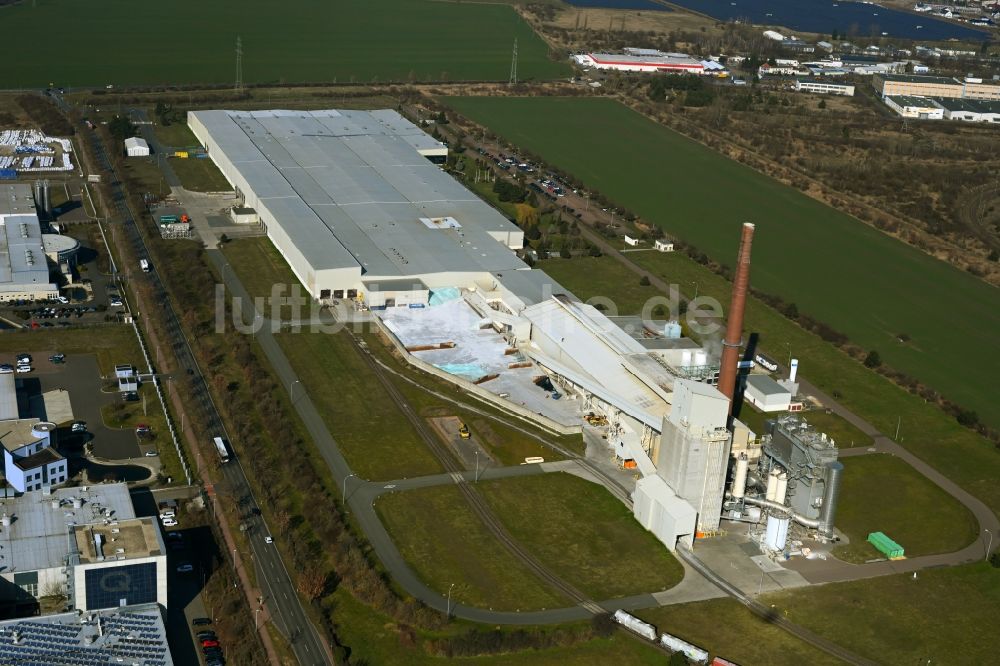 Bitterfeld-Wolfen von oben - Werksgelände der Guardian Flachglas GmbH in Thalheim im Bundesland Sachsen-Anhalt, Deutschland