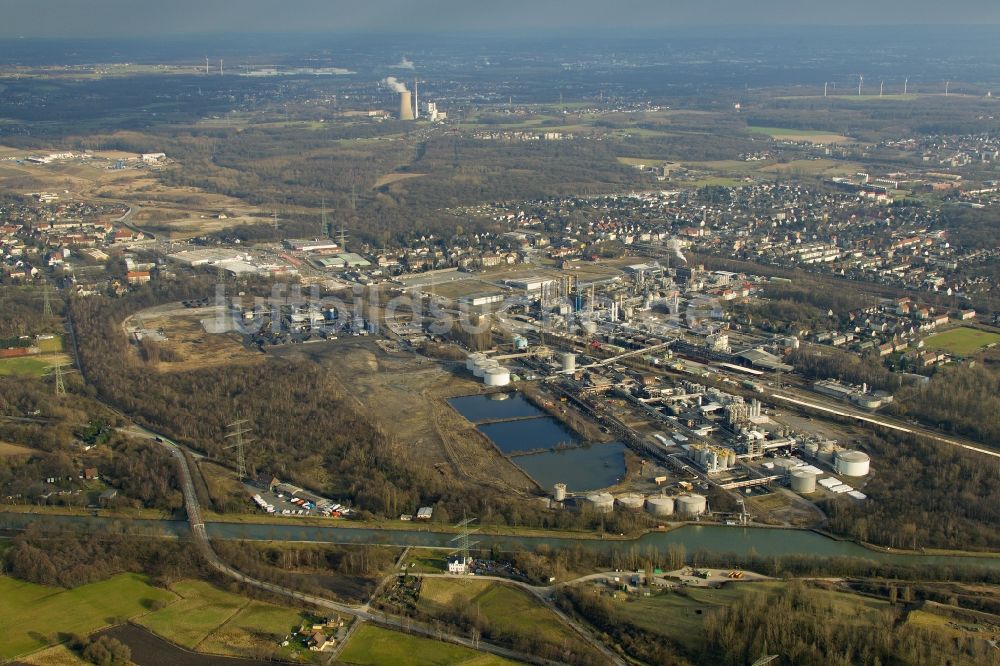 Castrop-Rauxel von oben - Werksgelände und Hafen der Ruetgers Chemiefabrik am Rhein-Herne-Kanal in Castrop-Rauxel im Bundesland Nordrhein-Westfalen NRW