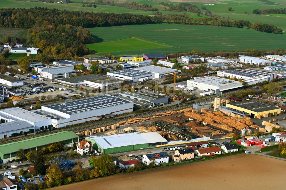 Wenzenbach aus der Vogelperspektive: Werksgelände der HCR Holz Centrum Regensburg GmbH in Wenzenbach im Bundesland Bayern, Deutschland