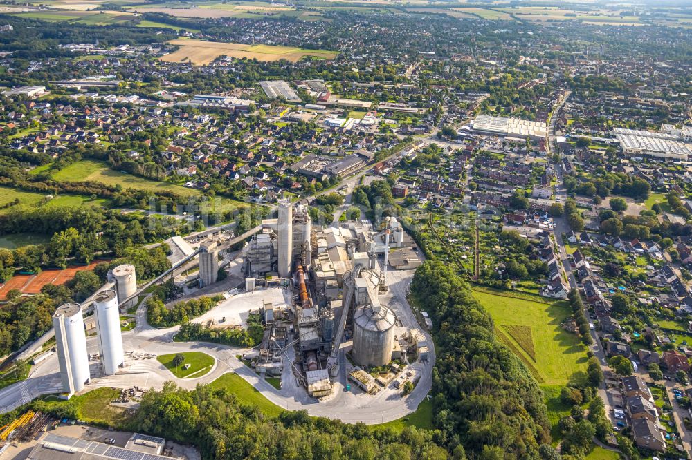 Luftaufnahme Beckum - Werksgelände der Holcim WestZement GmbH in Beckum im Bundesland Nordrhein-Westfalen, Deutschland