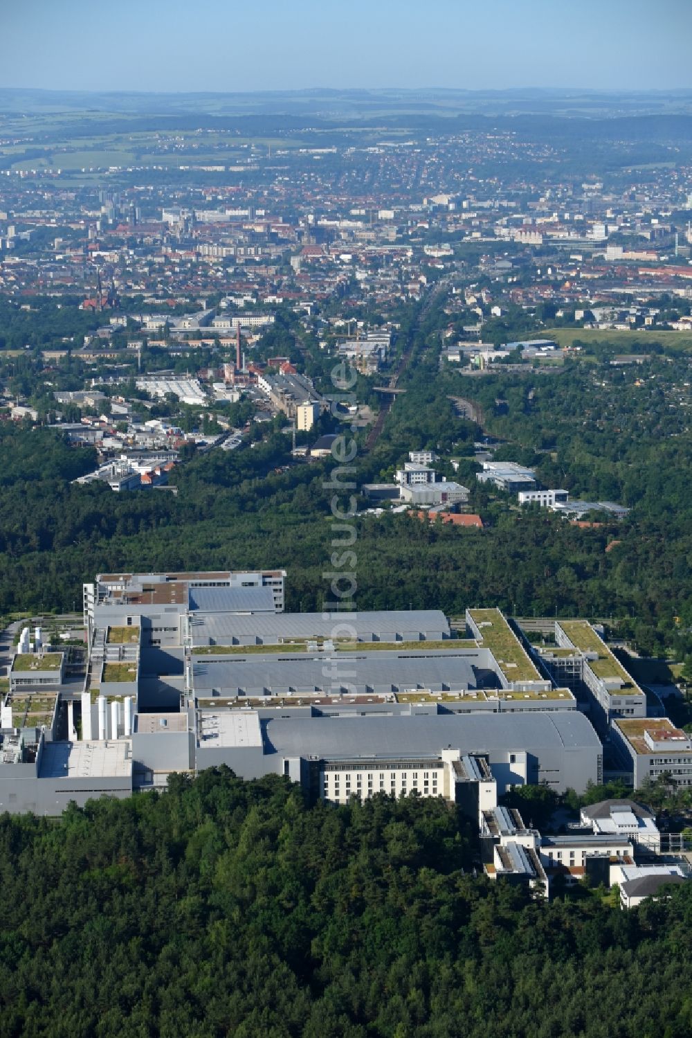 Luftaufnahme Dresden - Werksgelände der Infineon Technologies Dresden GmbH an der Königsbrücker Str im Ortsteil Klotzsche in Dresden im Bundesland Sachsen, Deutschland