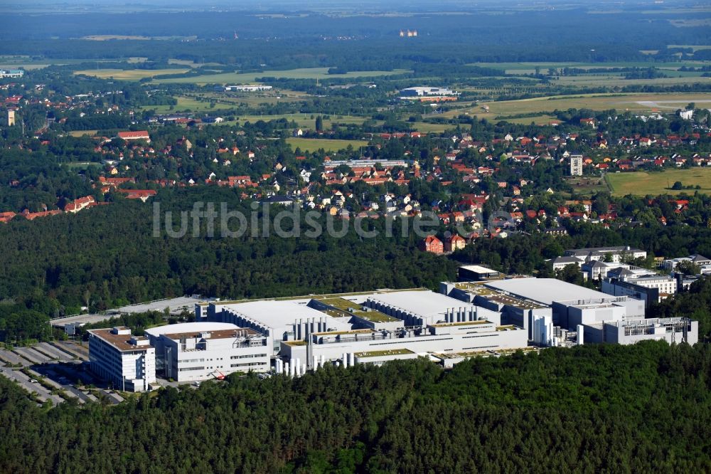 Dresden von oben - Werksgelände der Infineon Technologies Dresden GmbH an der Königsbrücker Str im Ortsteil Klotzsche in Dresden im Bundesland Sachsen, Deutschland