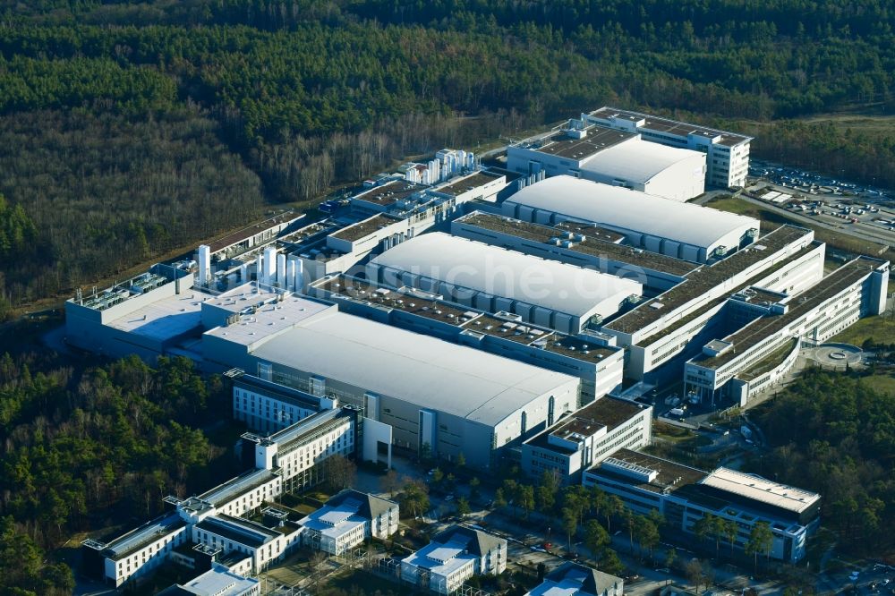 Luftbild Dresden - Werksgelände der Infineon Technologies Dresden GmbH im Ortsteil Klotzsche in Dresden im Bundesland Sachsen, Deutschland