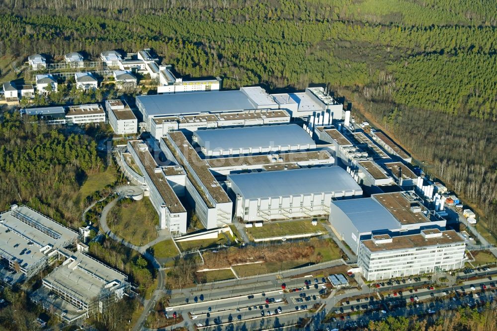 Luftbild Dresden - Werksgelände der Infineon Technologies Dresden GmbH im Ortsteil Klotzsche in Dresden im Bundesland Sachsen, Deutschland