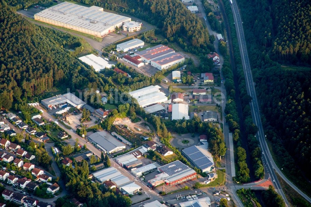 Hauenstein von oben - Werksgelände der Josef Seibel Schuhfabrik GmbH in Hauenstein im Bundesland Rheinland-Pfalz, Deutschland