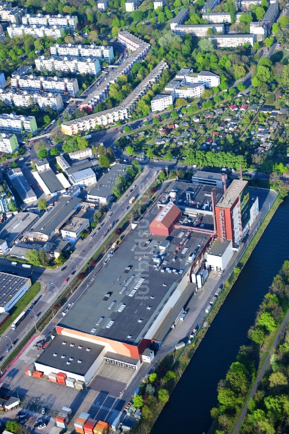 Berlin aus der Vogelperspektive: Werksgelände des Kaffeegroßhändlers Jacobs Douwe Egberts in Berlin, Deutschland