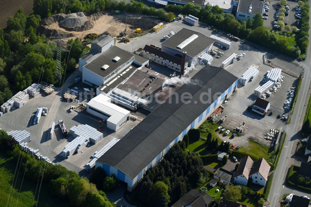 Enger von oben - Werksgelände der Kalksandsteinwerke Westfahlen- Lippe GmbH & Co. KG in Enger im Bundesland Nordrhein-Westfalen, Deutschland