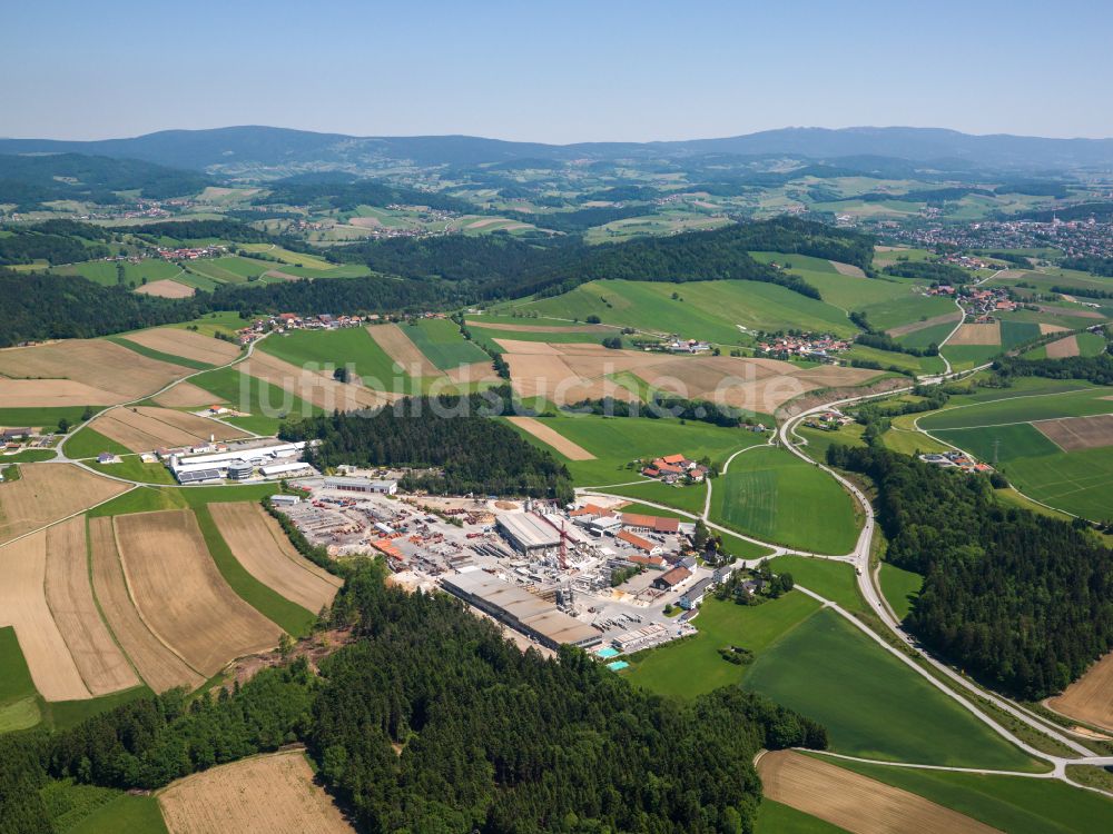 Luftaufnahme Röhrnbach - Werksgelände der Karl Bachl GmbH & Co. KG in Röhrnbach im Bundesland Bayern, Deutschland