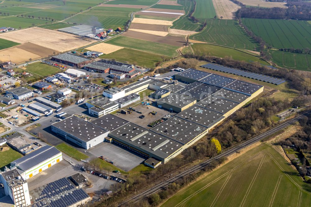 Luftaufnahme Werl - Werksgelände der KETTLER Holding GmbH Zur Mersch im Ortsteil Westönnen in Werl im Bundesland Nordrhein-Westfalen, Deutschland