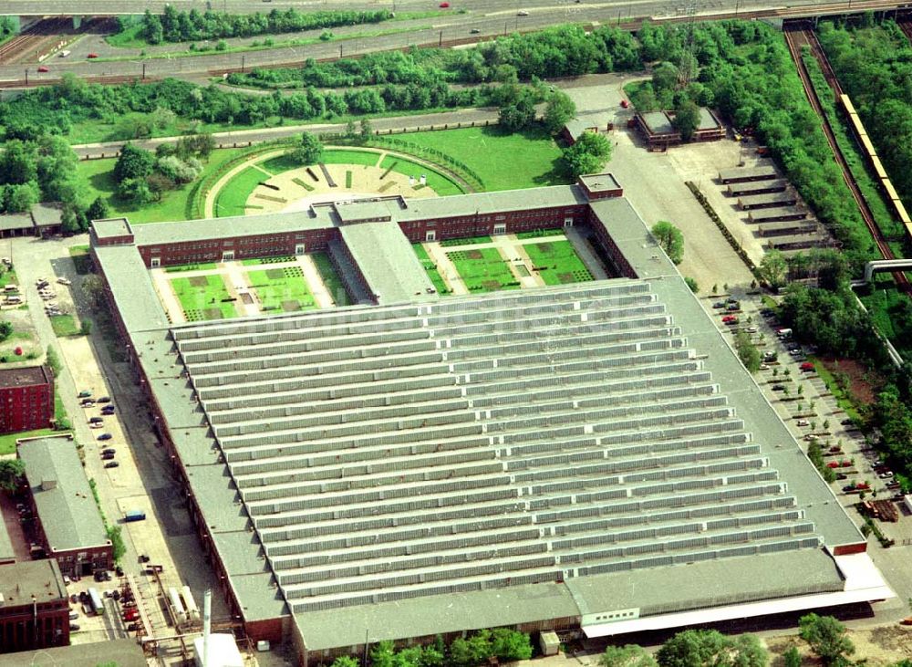 Berlin - Marzahn von oben - Werksgelände der KNORR - BREMSE an der Landsberger Allee in Berlin - Marzahn