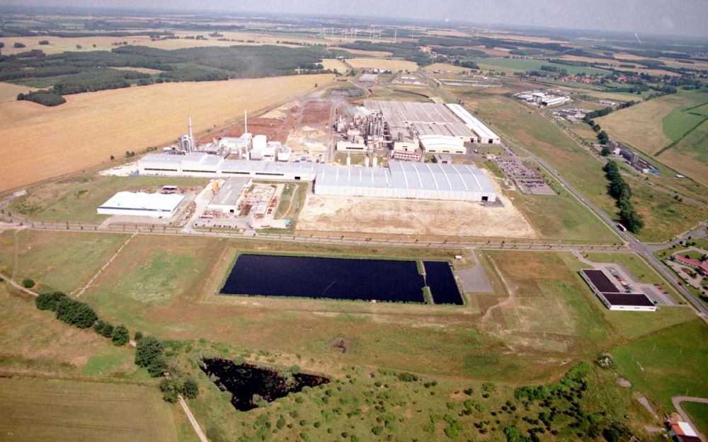 Luftbild Heiligengrabe - Werksgelände der KRONOTEX GmbH im Gewerbegebiet Heiligengrabe. 08.07.02