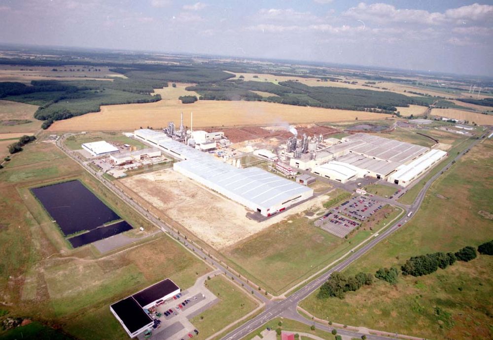 Luftaufnahme Heiligengrabe - Werksgelände der KRONOTEX GmbH im Gewerbegebiet Heiligengrabe. 08.07.02