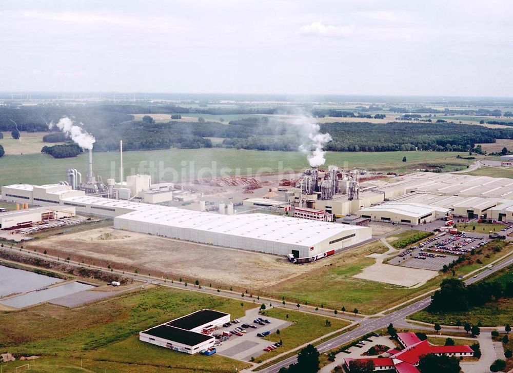 Heiligengrabe / Mecklenburg-Vorpommern aus der Vogelperspektive: Werksgelände der KRONOTEX GmbH im Gewerbegebiet Heiligengrabe. Datum: 27.06.03