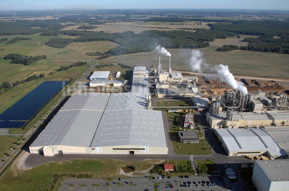 Heiligengrabe aus der Vogelperspektive: Werksgelände der KRONOTEX GmbH und in Heiligengrabe im Bundesland Brandenburg, Deutschland