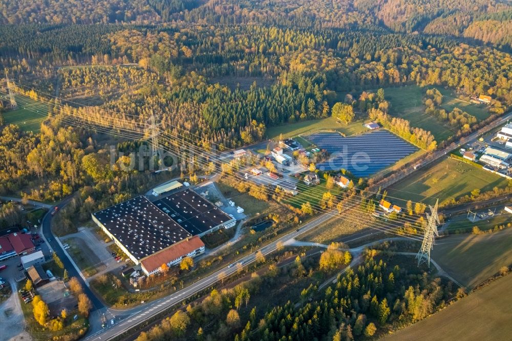 Luftaufnahme Marsberg - Werksgelände der Lapack GmbH an der Carl-Reinke-Straße im Ortsteil Bredelar in Marsberg im Bundesland Nordrhein-Westfalen, Deutschland