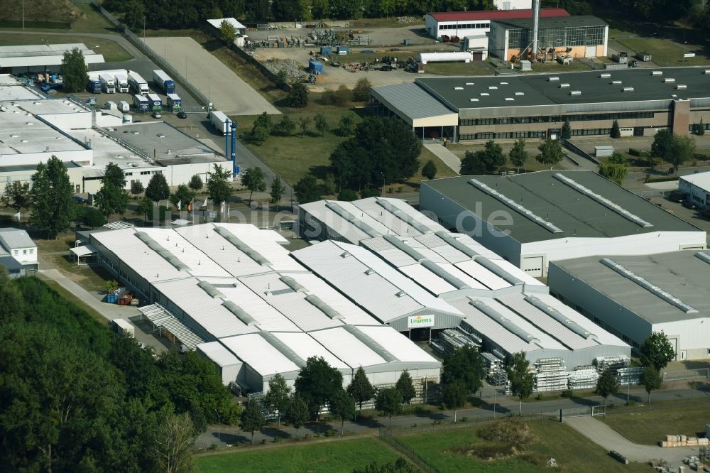 Ludwigslust von oben - Werksgelände der Lewens Sonnenschutz-Systeme GmbH & Co. KG in Ludwigslust im Bundesland Mecklenburg-Vorpommern