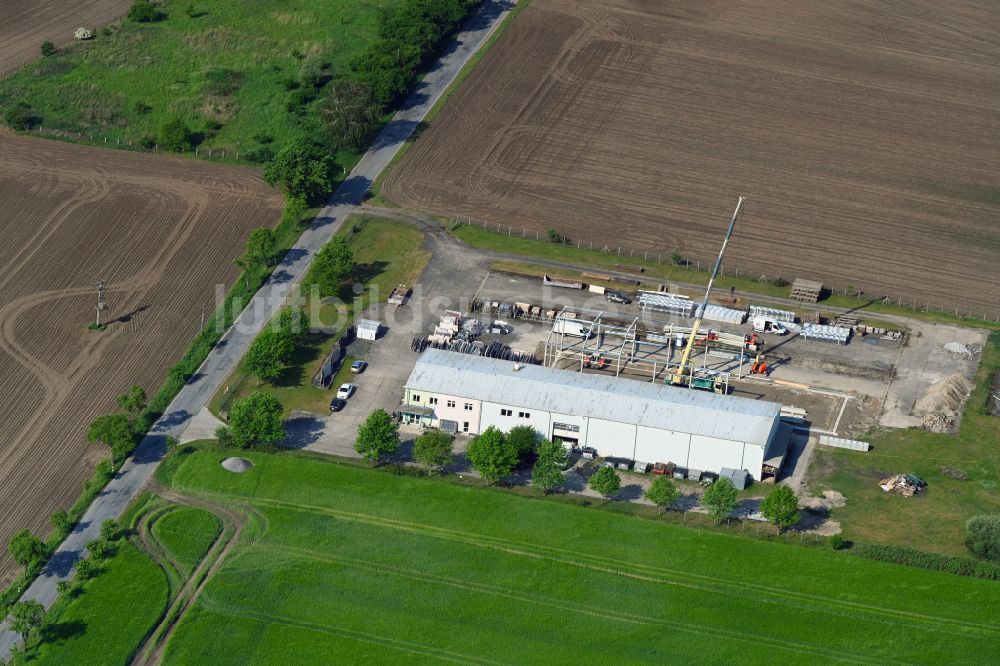 Schossin aus der Vogelperspektive: Werksgelände der MGB Fliesen & Naturstein GmbH in Schossin im Bundesland Mecklenburg-Vorpommern, Deutschland