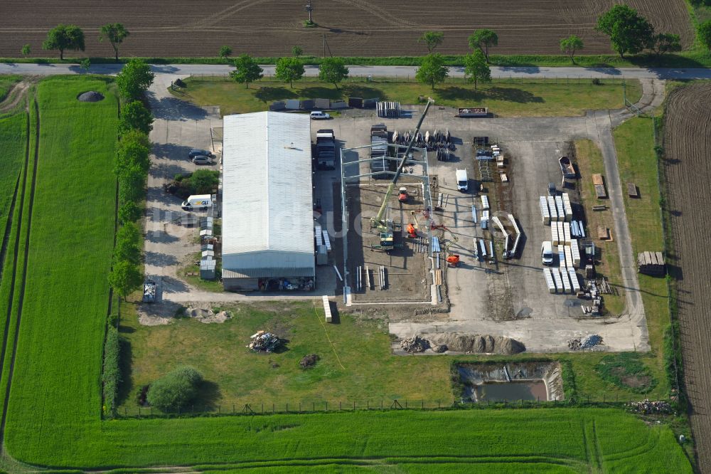 Luftaufnahme Schossin - Werksgelände der MGB Fliesen & Naturstein GmbH in Schossin im Bundesland Mecklenburg-Vorpommern, Deutschland