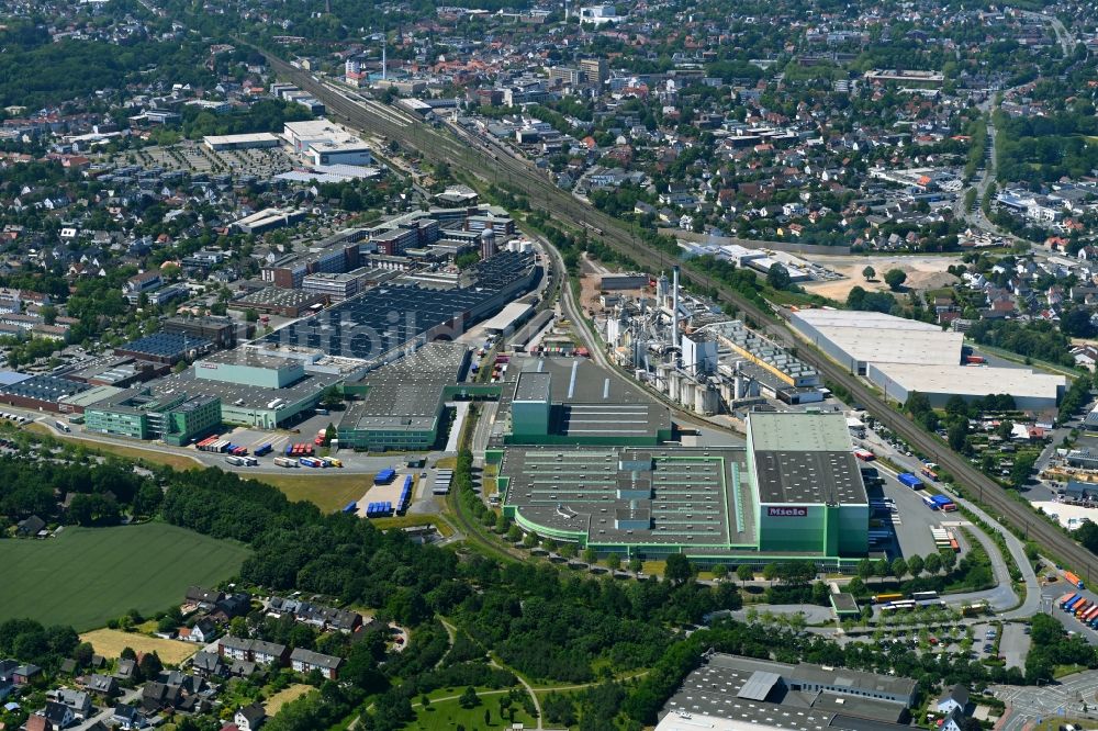 Gütersloh von oben - Werksgelände der Miele & Cie. KG an der Carl-Miele-Straße im Ortsteil Spexard in Gütersloh im Bundesland Nordrhein-Westfalen, Deutschland