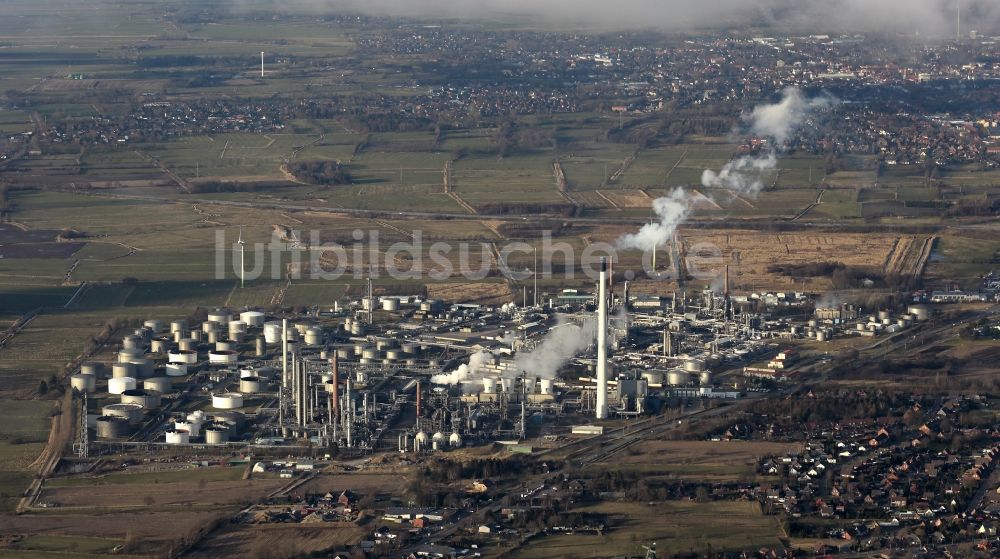 Hemmingstedt von oben - Werksgelände des Mineralölproduzenten Raffinerie Heide GmbH in Hemmingstedt im Bundesland Schleswig-Holstein