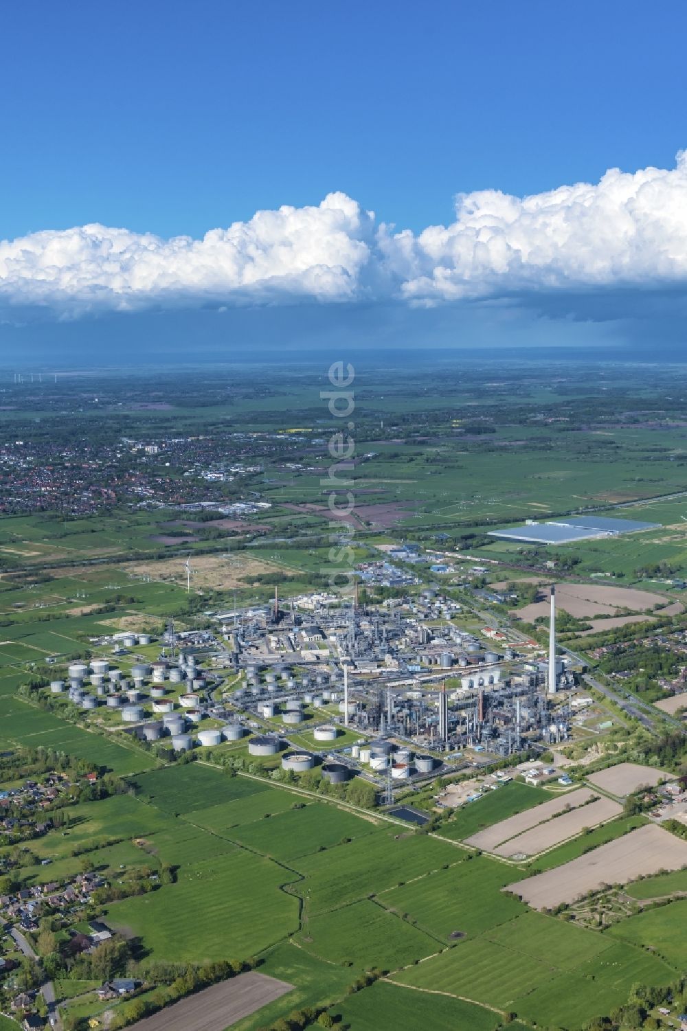 Hemmingstedt von oben - Werksgelände des Mineralölproduzenten Raffinerie Heide GmbH in Hemmingstedt im Bundesland Schleswig-Holstein