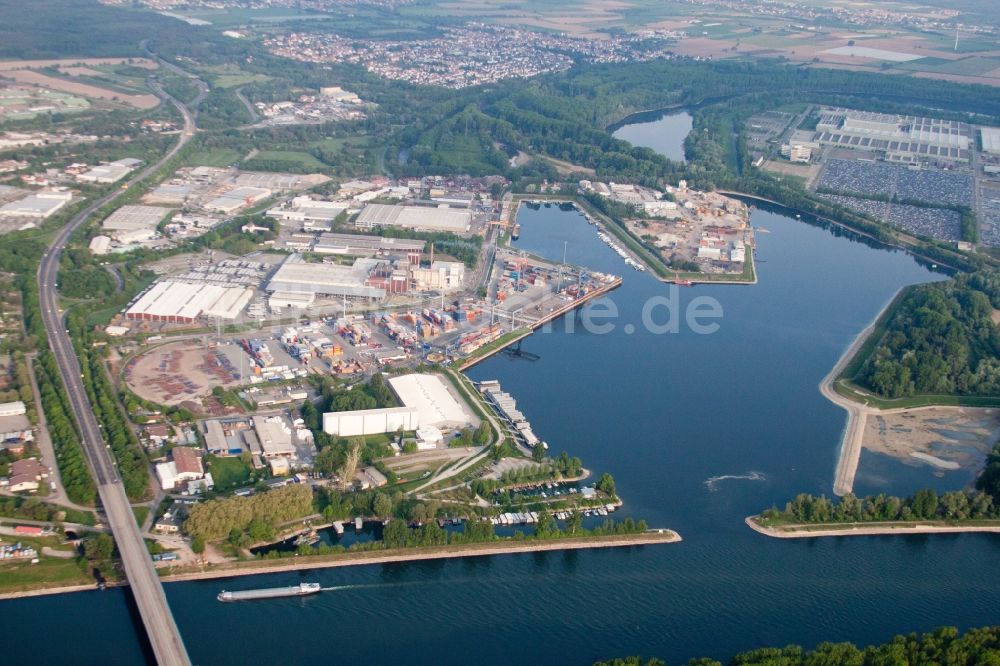 Germersheim aus der Vogelperspektive: Werksgelände der Nolte Möbel GmbH & Co. KG in Germersheim im Bundesland Rheinland-Pfalz, Deutschland