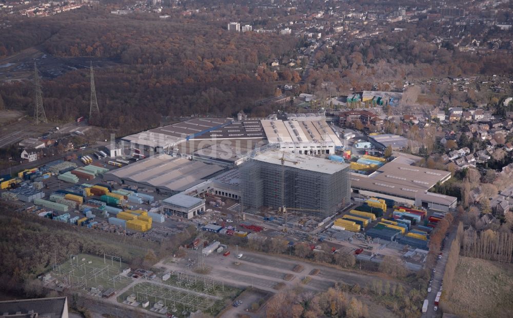 Duisburg aus der Vogelperspektive: Werksgelände der Norske Skog Walsum GmbH im Ortsteil Walsum in Duisburg im Bundesland Nordrhein-Westfalen