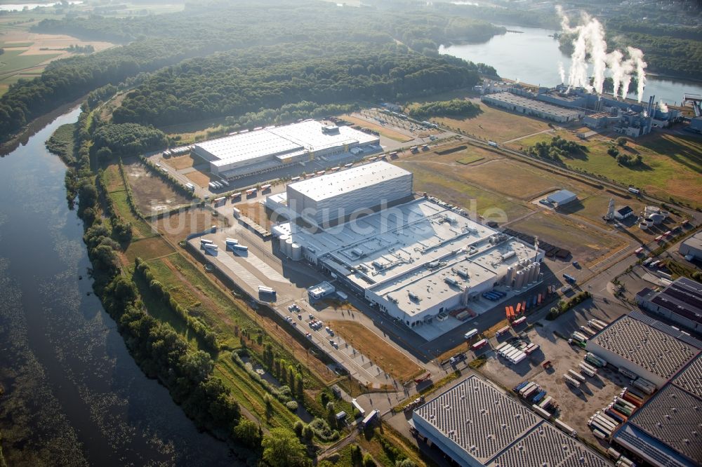 Wörth am Rhein von oben - Werksgelände der Pfälzer Erfrischungsgetränke GmbH in Wörth am Rhein im Bundesland Rheinland-Pfalz, Deutschland