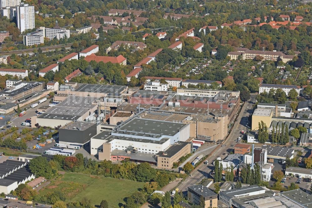 Luftaufnahme Berlin - Werksgelände der Philip Morris Manufacturing GmbH in Berlin