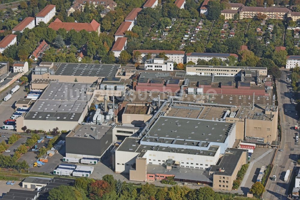 Berlin von oben - Werksgelände der Philip Morris Manufacturing GmbH in Berlin