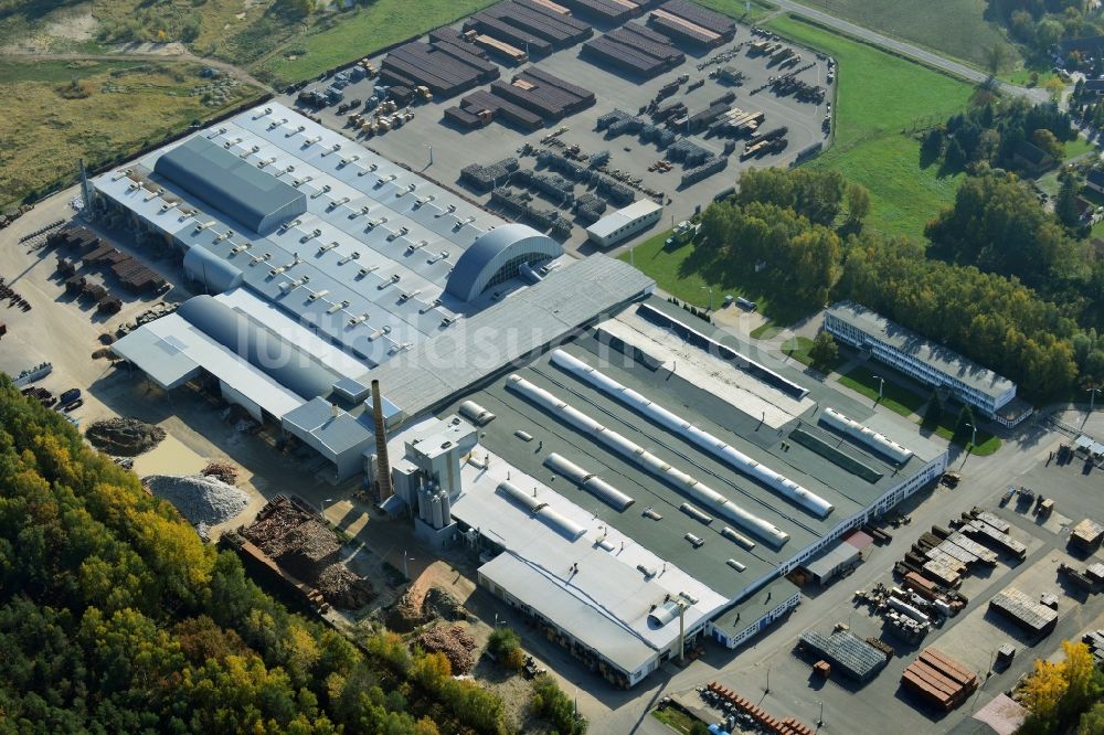 Bad Schmiedeberg aus der Vogelperspektive: Werksgelände des Produktions- Standortes der Firma STEINZEUG Abwassersysteme GmbH in Bad Schmiedeberg in Sachsen-Anhalt