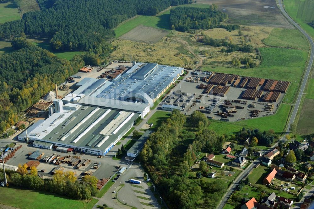 Bad Schmiedeberg aus der Vogelperspektive: Werksgelände des Produktions- Standortes der Firma STEINZEUG Abwassersysteme GmbH in Bad Schmiedeberg in Sachsen-Anhalt