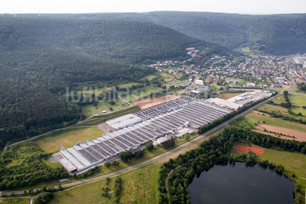 Freudenberg aus der Vogelperspektive: Werksgelände der Rauch Möbelwerke GmbH in Freudenberg im Bundesland Baden-Württemberg, Deutschland