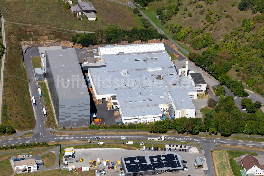 Grünsfeld aus der Vogelperspektive: Werksgelände der Refresco Deutschland GmbH an der Rötensteinstraße in Grünsfeld im Bundesland Baden-Württemberg, Deutschland