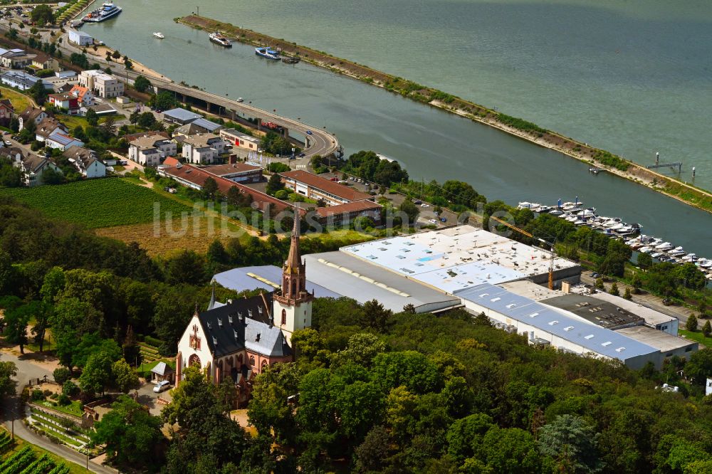 Bingen am Rhein von oben - Werksgelände der Rheinberg Kellerei GmbH in Bingen am Rhein im Bundesland Rheinland-Pfalz, Deutschland