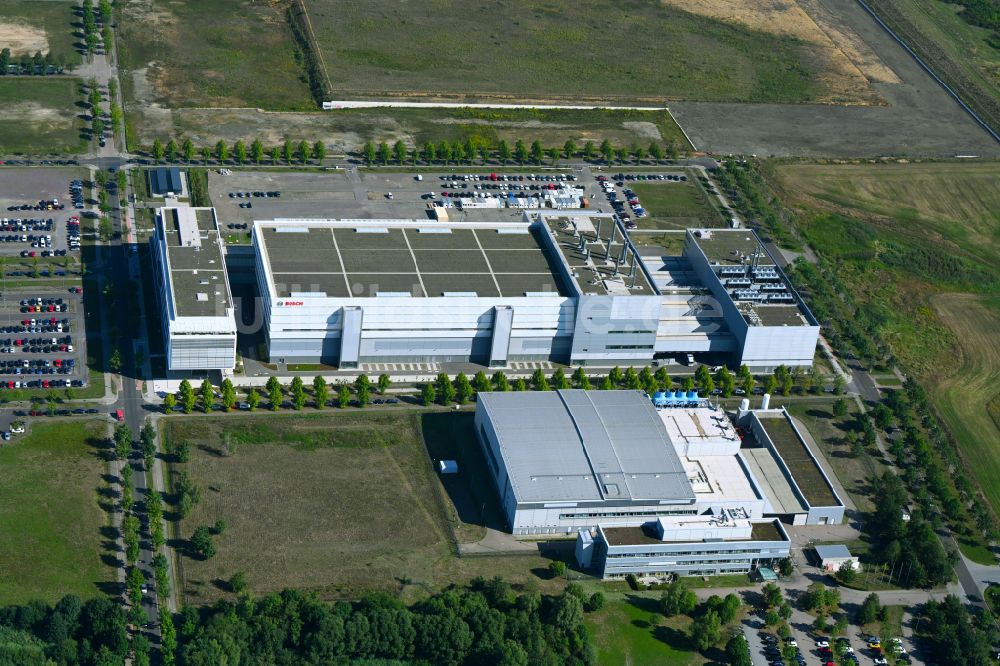 Luftbild Dresden - Werksgelände der Robert Bosch Semiconductor Manufacturing Dresden GmbH im Ortsteil Hellerau in Dresden im Bundesland Sachsen, Deutschland